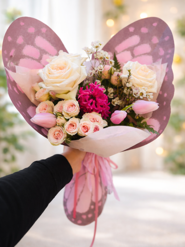 Buchet „Aripi de Catifea”